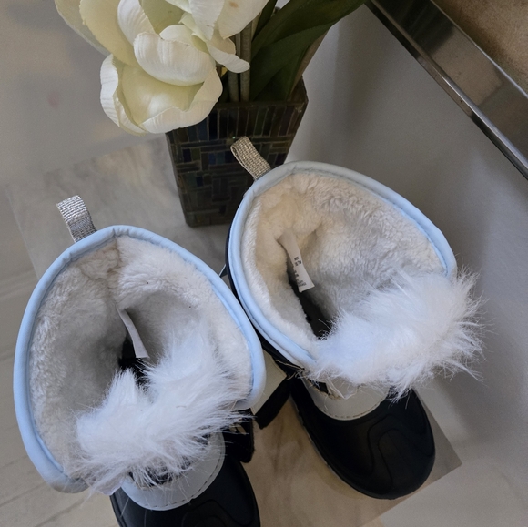 Snow boots - Picture 2 of 4